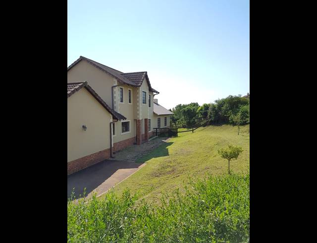 3 BEDROOM FREEHOLD SOLD IN CLIFTON HILL ESTATE